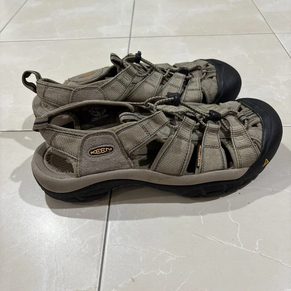 Keen Water Shoes Men Size 10 Hiking Tan Khaki Outdoors Fishing Sandal Boot